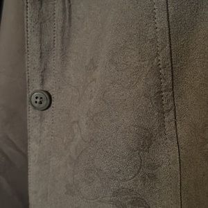 Croft & Barrow Suede-feeling soft grey blouse Large w/ subtle floral detail